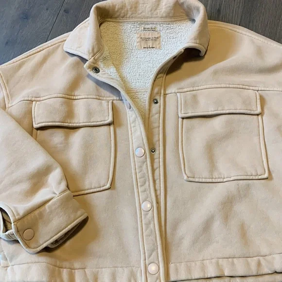 A&F SoftAF Max Cropped Shacket - Picture 3 of 8